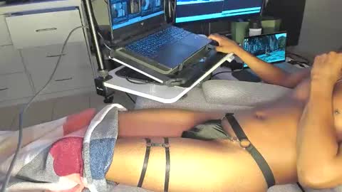Snapshot of ws6body chatting on April 6, 11:49 pm Body online show from April 6, 11:49 pm