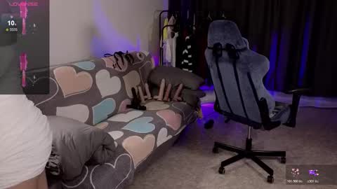 Neo and Abby online show from November 11, 10:15 am