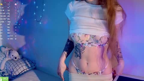 Snapshot of wxiuixw chatting on December 2, 10:56 pm Sonya online show from December 2, 10:56 pm