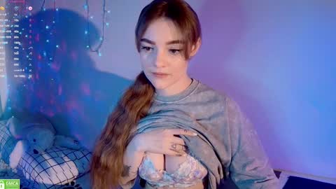 Snapshot of wxiuixw chatting on December 8, 1:13 am Sonya online show from December 8, 1:13 am