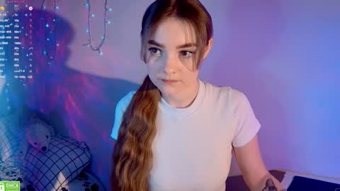 Snapshot of wxiuixw chatting on December 8, 11:08 pm Sonya online show from December 8, 11:08 pm