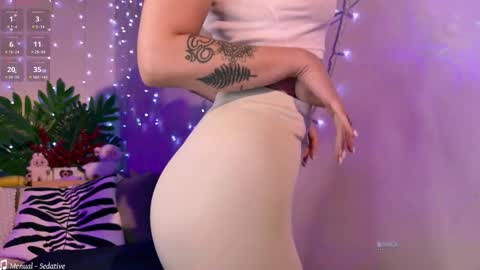 Snapshot of wxiuixw chatting on November 21, 9:13 pm Sonya online show from November 21, 9:13 pm