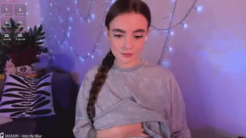 Snapshot of wxiuixw chatting on December 2, 7:42 pm Sonya online show from December 2, 7:42 pm