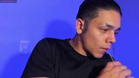 wyatt_smith71 online show from April 18, 5:44 am