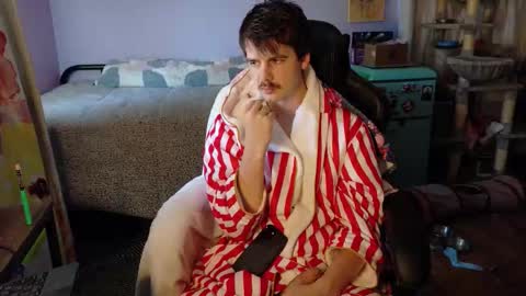 Wyatt online show from November 5, 7:03 pm