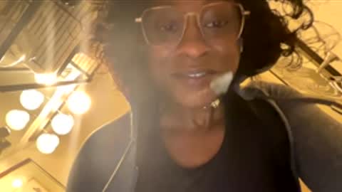 Snapshot of wynterheat chatting on May 1, 10:20 am Wynter Heat online show from May 1, 10:20 am