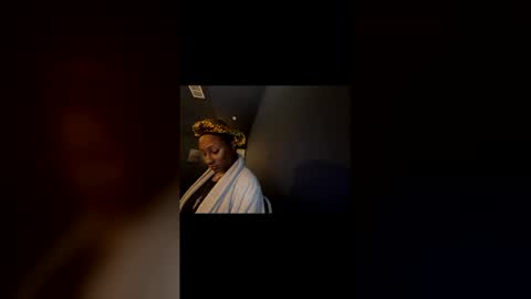 Snapshot of wynterheat chatting on May 2, 4:39 am Wynter Heat online show from May 2, 4:39 am