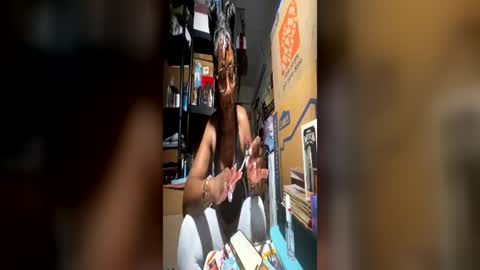Snapshot of wynterheat chatting on July 4, 10:21 am Wynter Heat online show from July 4, 10:21 am
