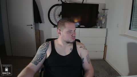 Snapshot of x19marco93x chatting on December 8, 12:08 pm x19marco93x online show from December 8, 12:08 pm