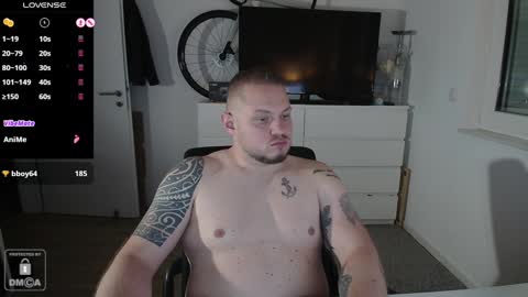 Snapshot of x19marco93x chatting on December 14, 8:29 pm x19marco93x online show from December 14, 8:29 pm