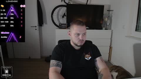 Snapshot of x19marco93x chatting on December 17, 6:20 pm x19marco93x online show from December 17, 6:20 pm