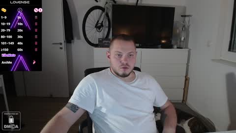 Snapshot of x19marco93x chatting on December 22, 2:49 pm x19marco93x online show from December 22, 2:49 pm