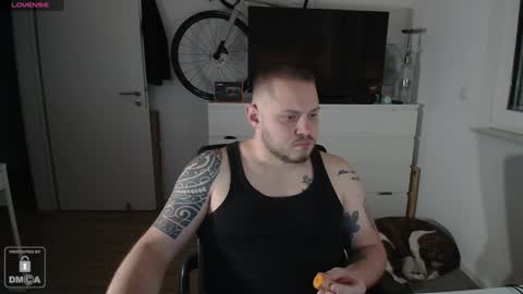 Snapshot of x19marco93x chatting on January 3, 2:51 pm x19marco93x online show from January 3, 2:51 pm