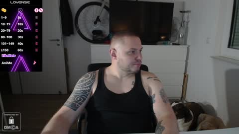 Snapshot of x19marco93x chatting on February 1, 6:29 pm x19marco93x online show from February 1, 6:29 pm