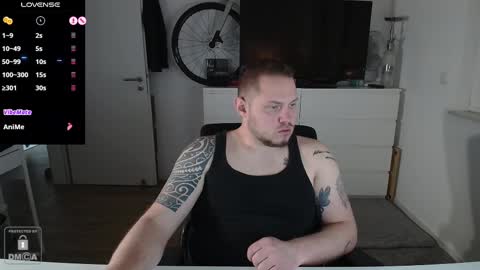 Snapshot of x19marco93x chatting on February 16, 1:38 pm x19marco93x online show from February 16, 1:38 pm