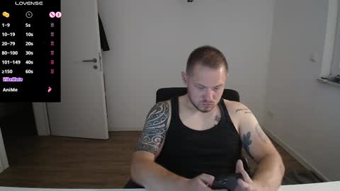 Snapshot of x19marco93x chatting on September 28, 6:13 pm x19marco93x online show from September 28, 6:13 pm