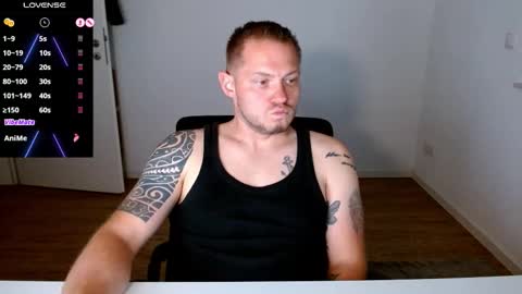 Snapshot of x19marco93x chatting on October 1, 6:47 pm x19marco93x online show from October 1, 6:47 pm