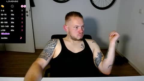 Snapshot of x19marco93x chatting on October 9, 7:45 pm x19marco93x online show from October 9, 7:45 pm