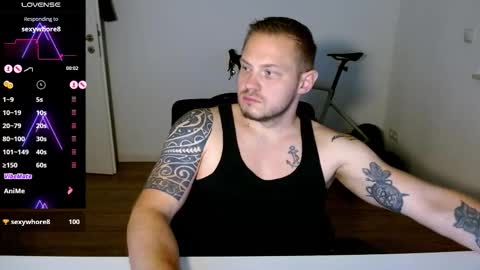 Snapshot of x19marco93x chatting on October 25, 6:57 pm x19marco93x online show from October 25, 6:57 pm