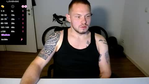 Snapshot of x19marco93x chatting on November 30, 5:50 pm x19marco93x online show from November 30, 5:50 pm