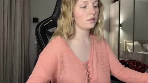 Snapshot of x__ivy_x chatting on February 22, 6:19 pm eva online show from February 22, 6:19 pm