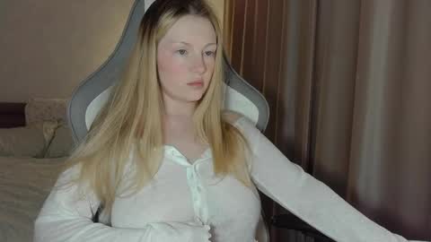 Snapshot of x__ivy_x chatting on April 22, 5:36 pm eva online show from April 22, 5:36 pm