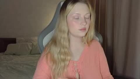 Snapshot of x__ivy_x chatting on April 25, 5:10 pm eva online show from April 25, 5:10 pm