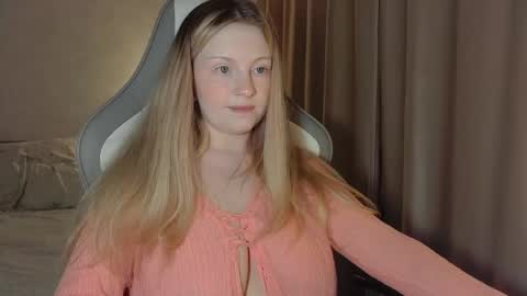 Snapshot of x__ivy_x chatting on April 28, 5:29 pm eva online show from April 28, 5:29 pm