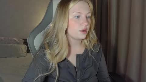 Snapshot of x__ivy_x chatting on May 22, 5:18 pm eva online show from May 22, 5:18 pm
