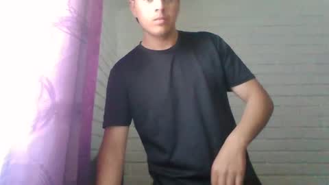 Snapshot of x_andrescam chatting on December 31, 3:09 pm x_andrescam online show from December 31, 3:09 pm