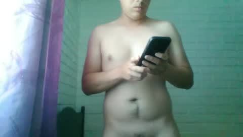 Snapshot of x_andrescam chatting on January 2, 4:35 pm x_andrescam online show from January 2, 4:35 pm