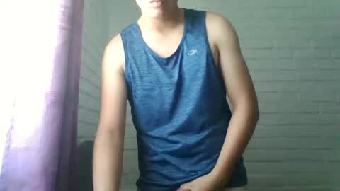 Snapshot of x_andrescam chatting on March 10, 7:40 pm x_andrescam online show from March 10, 7:40 pm