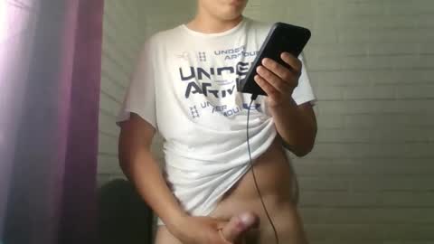 Snapshot of x_andrescam chatting on November 17, 7:41 pm x_andrescam online show from November 17, 7:41 pm