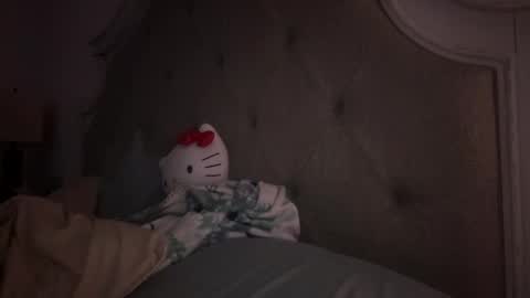 Snapshot of x_dreamgirl_x chatting on January 26, 6:07 am Mariah online show from January 26, 6:07 am