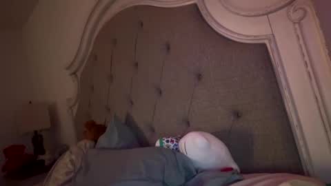 Snapshot of x_dreamgirl_x chatting on January 26, 10:46 pm Mariah online show from January 26, 10:46 pm