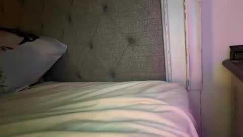 Snapshot of x_dreamgirl_x chatting on October 11, 1:16 am Mariah online show from October 11, 1:16 am