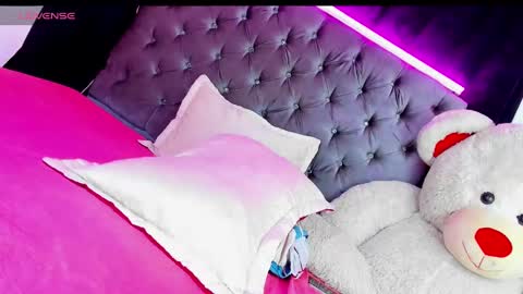 Maria Juliana online show from December 21, 3:53 pm