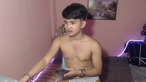 Snapshot of x_jemy22 chatting on November 4, 10:25 am Jemy online show from November 4, 10:25 am