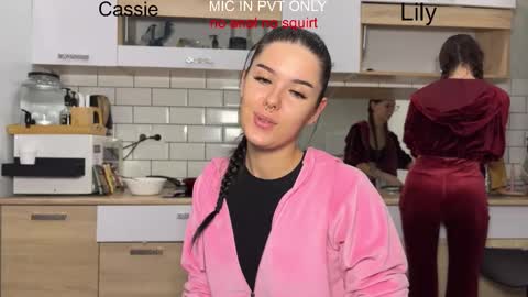 wiwi clap clap cat baby girl online show from January 13, 6:46 pm