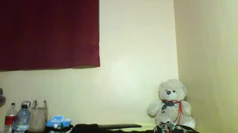 X melanine online show from February 8, 12:30 pm