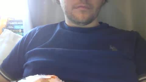 Snapshot of x_yes chatting on January 9, 12:41 pm x_yes online show from January 9, 12:41 pm