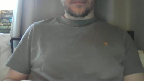 Snapshot of x_yes chatting on March 6, 7:14 am x_yes online show from March 6, 7:14 am