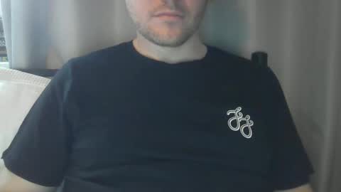 Snapshot of x_yes chatting on November 11, 1:11 pm x_yes online show from November 11, 1:11 pm