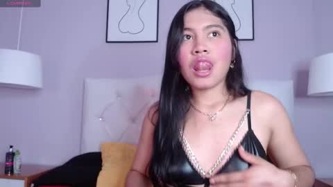 Snapshot of xaander_ chatting on September 23, 3:20 am aurora  online show from September 23, 3:20 am