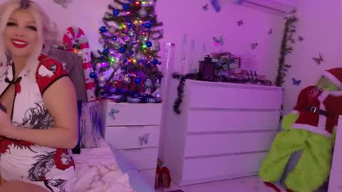 Snapshot of xalexax chatting on December 13, 8:25 pm sooo hey im Sperm Mystik from Fuckistan i want you full my all holes bcs i have penis fever online show from December 13, 8:25 pm