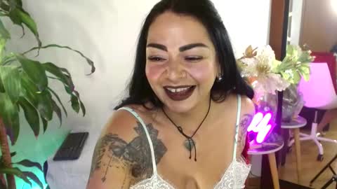 Snapshot of xamara1124 chatting on February 23, 10:31 pm XAMARA1124 online show from February 23, 10:31 pm