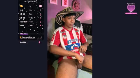 Snapshot of xander_bonnet1 chatting on February 17, 10:25 pm Xander bonnet online show from February 17, 10:25 pm