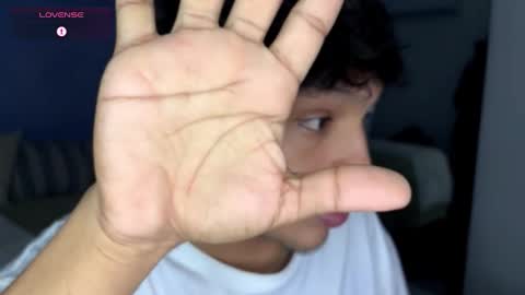 Snapshot of xander_bonnet1 chatting on September 18, 11:12 am Xander bonnet online show from September 18, 11:12 am