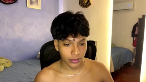 Snapshot of xander_bonnet1 chatting on October 9, 12:25 pm Xander bonnet online show from October 9, 12:25 pm