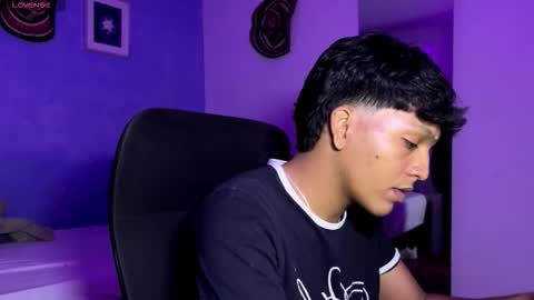 Snapshot of xander_bonnet1 chatting on December 3, 12:07 am Xander bonnet online show from December 3, 12:07 am